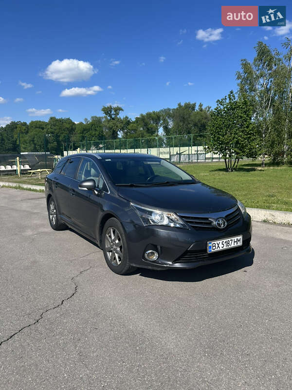 Універсал Toyota Avensis 2014 в Олександрії