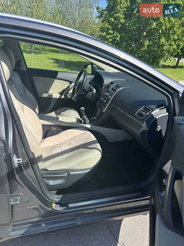 Універсал Toyota Avensis 2014 в Олександрії