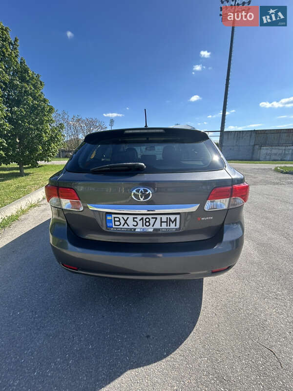 Універсал Toyota Avensis 2014 в Олександрії