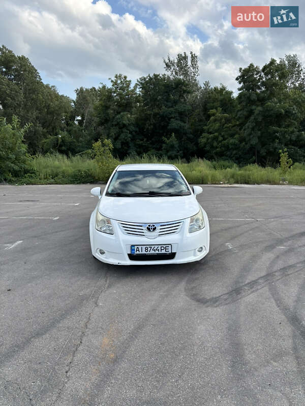 Седан Toyota Avensis 2010 в Києві