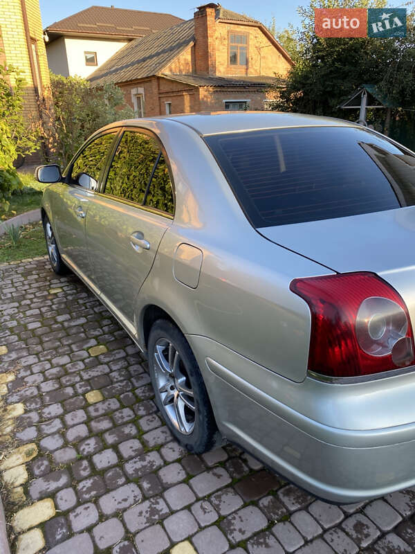 Седан Toyota Avensis 2007 в Виннице
