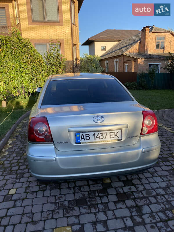 Седан Toyota Avensis 2007 в Виннице