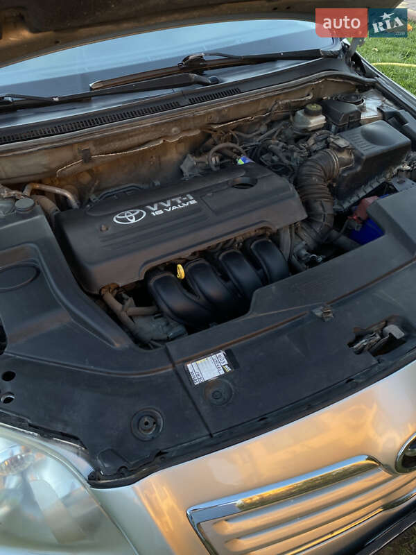 Седан Toyota Avensis 2007 в Виннице