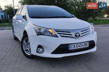 Универсал Toyota Avensis 2014 в Умани