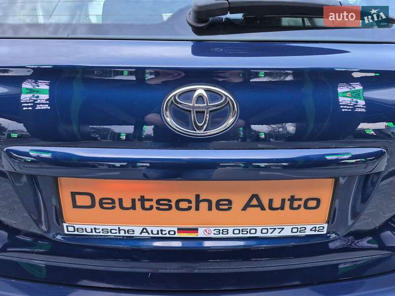 Универсал Toyota Avensis 2003 в Одессе