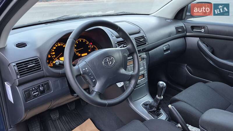 Универсал Toyota Avensis 2003 в Одессе