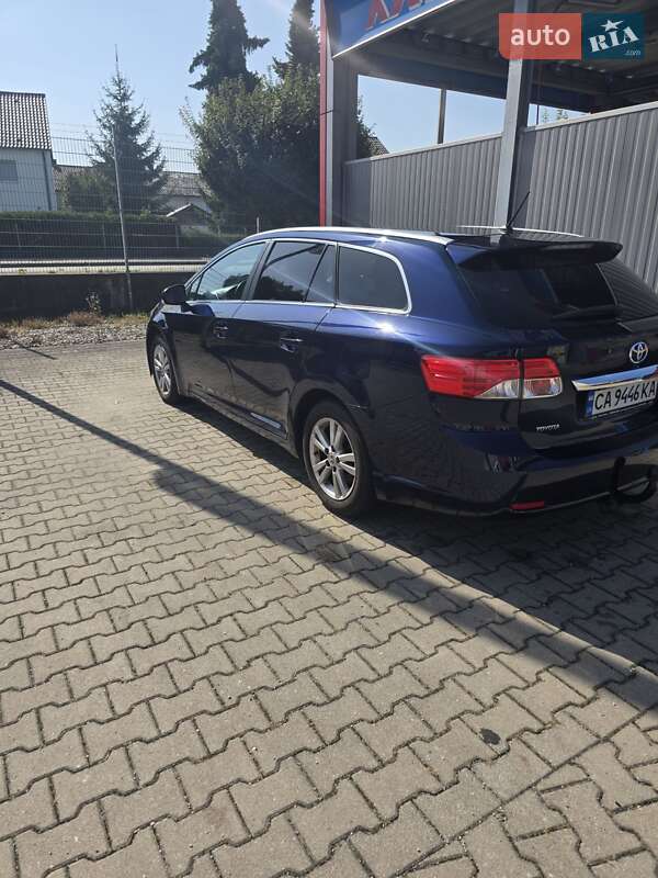 Универсал Toyota Avensis 2012 в Корсуне-Шевченковском