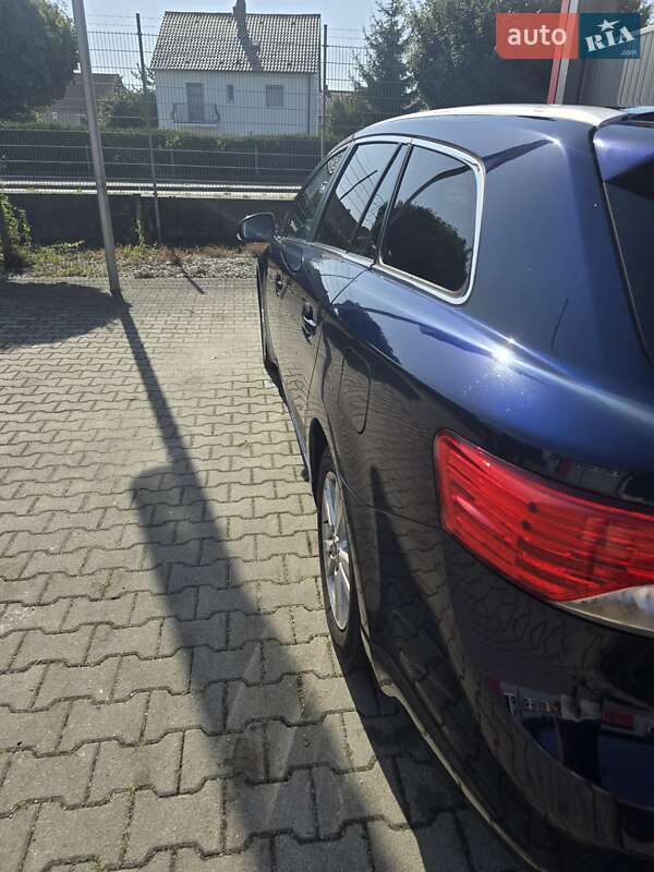 Универсал Toyota Avensis 2012 в Корсуне-Шевченковском