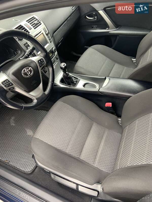 Универсал Toyota Avensis 2012 в Корсуне-Шевченковском