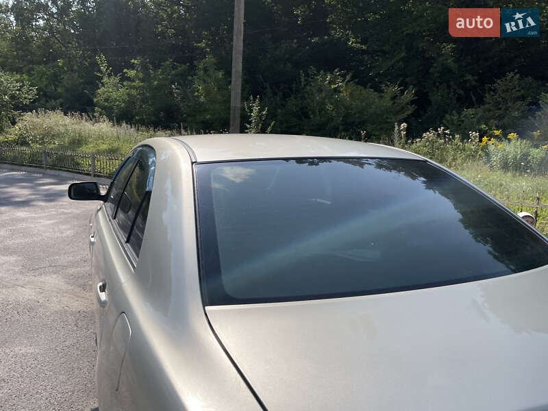 Седан Toyota Avensis 2003 в Виннице