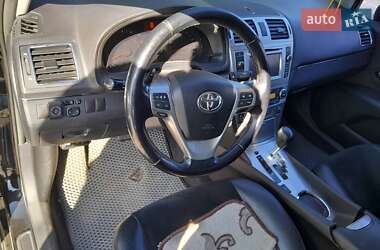 Седан Toyota Avensis 2012 в 