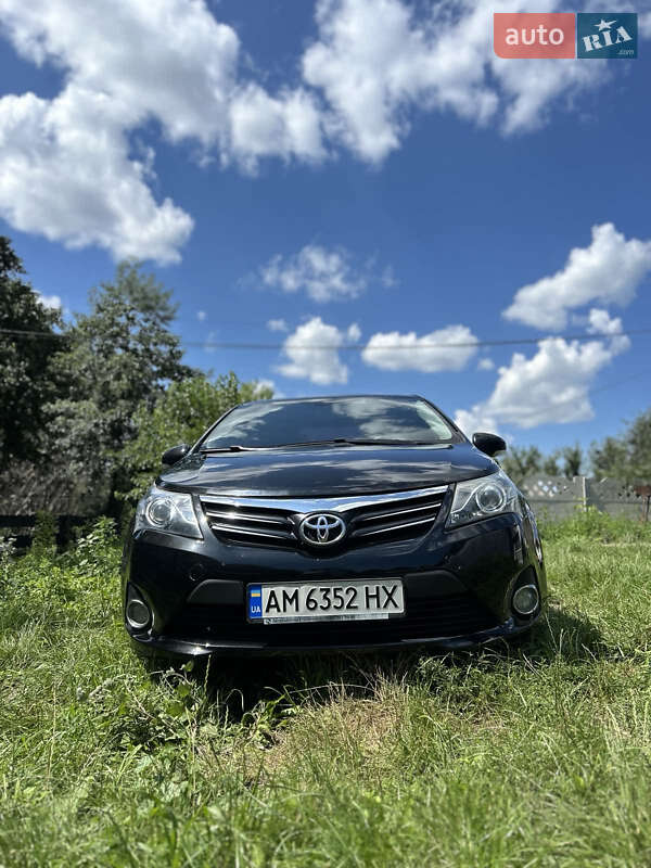 Седан Toyota Avensis 2012 в Андрушевке