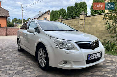 Универсал Toyota Avensis 2010 в Ровно