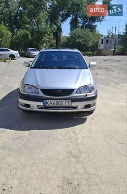 Седан Toyota Avensis 2002 в Києві