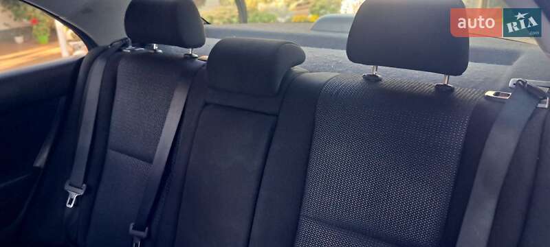 Седан Toyota Avensis 2007 в Хоросткові