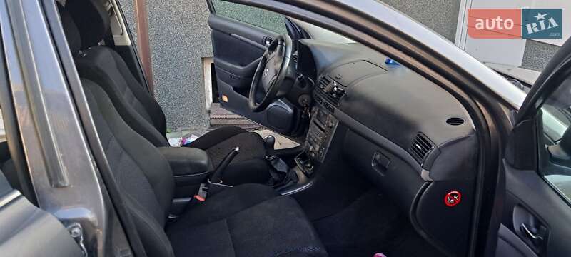 Седан Toyota Avensis 2007 в Хоросткові