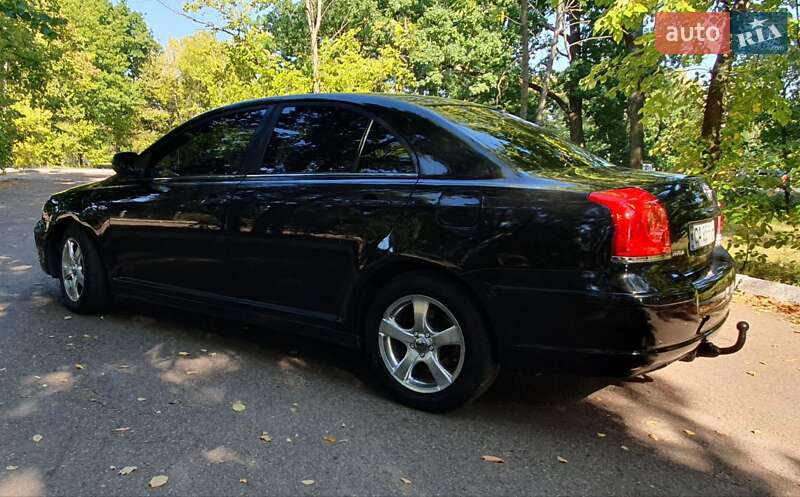 Седан Toyota Avensis 2004 в Черкассах
