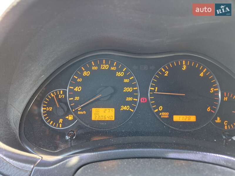 Лифтбек Toyota Avensis 2003 в Выгоде