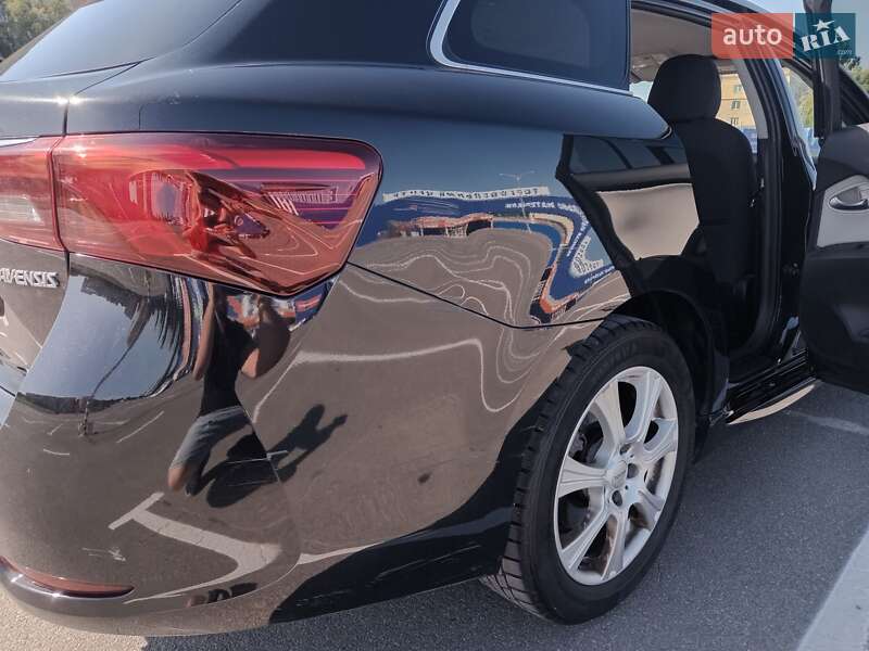 Універсал Toyota Avensis 2015 в Кам'янець-Подільському