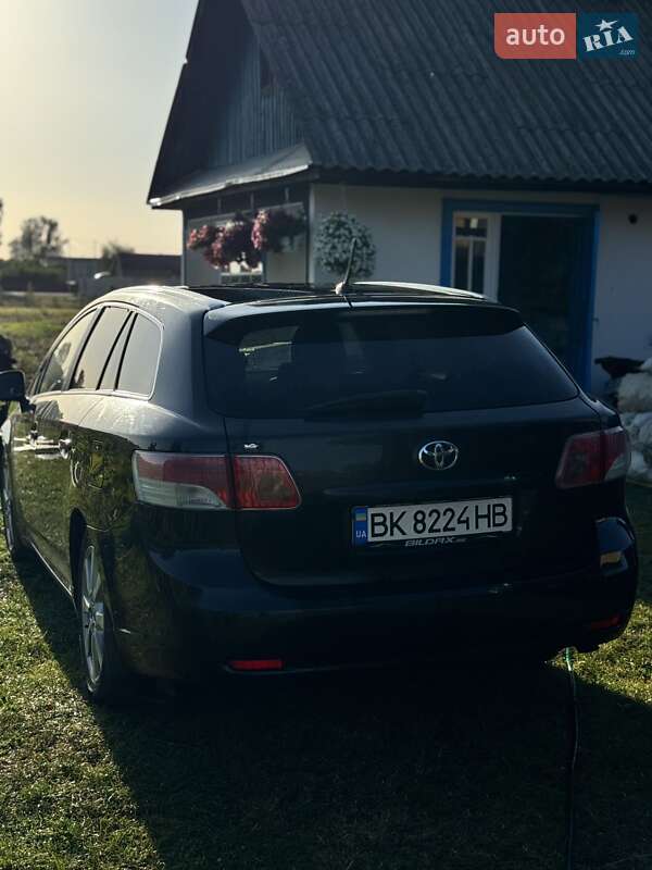 Универсал Toyota Avensis 2009 в Житомире