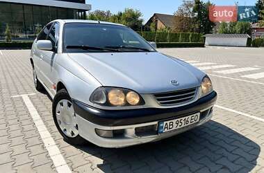 Седан Toyota Avensis 1998 в Виннице