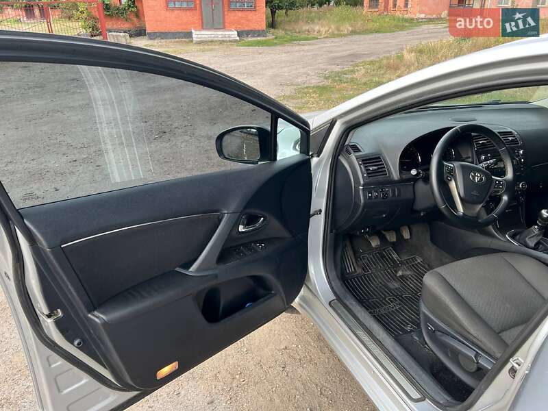 Универсал Toyota Avensis 2008 в Гайвороне