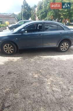 Седан Toyota Avensis 2003 в Львове
