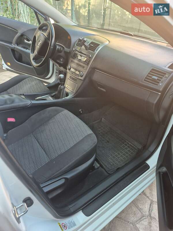 Седан Toyota Avensis 2011 в Одесі