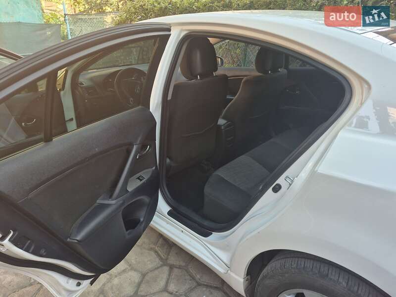Седан Toyota Avensis 2011 в Одесі