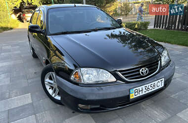 Седан Toyota Avensis 2000 в Одесі