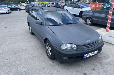 Универсал Toyota Avensis 1999 в Харькове