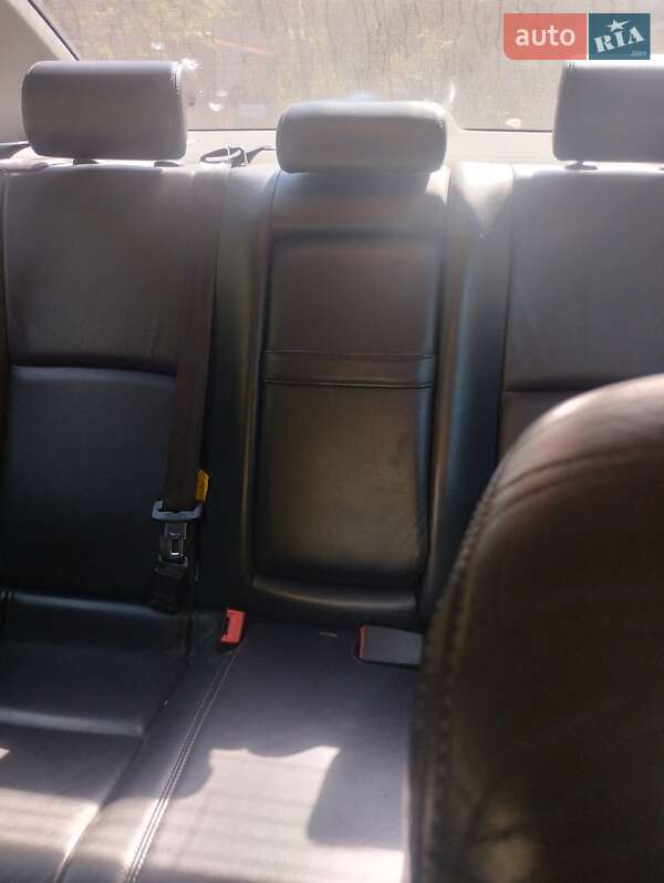 Седан Toyota Avensis 2011 в Киеве