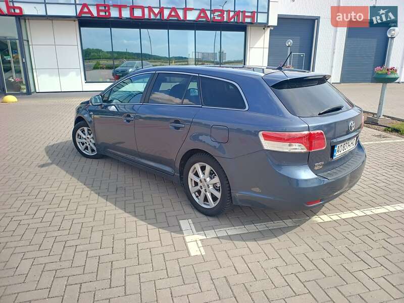 Универсал Toyota Avensis 2011 в Хмельницком