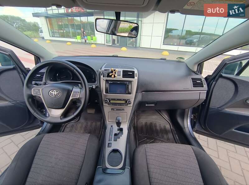 Универсал Toyota Avensis 2011 в Хмельницком