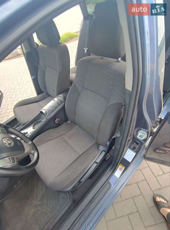 Универсал Toyota Avensis 2011 в Хмельницком