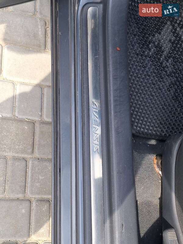 Универсал Toyota Avensis 2005 в Черкассах