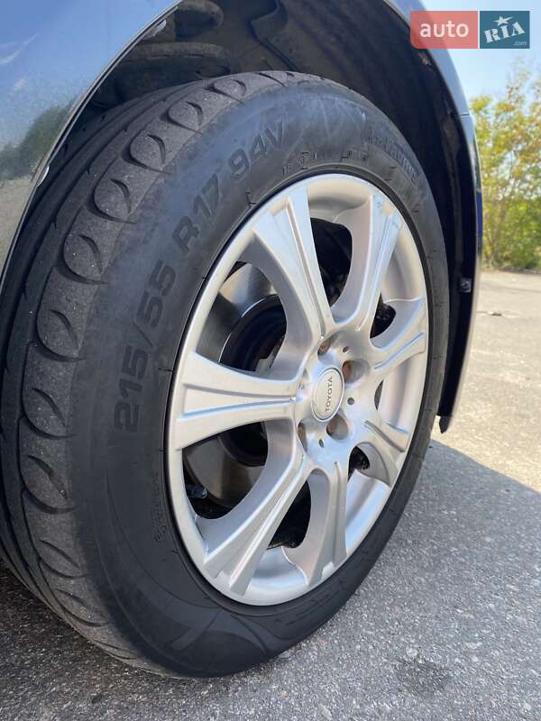 Универсал Toyota Avensis 2010 в Харькове