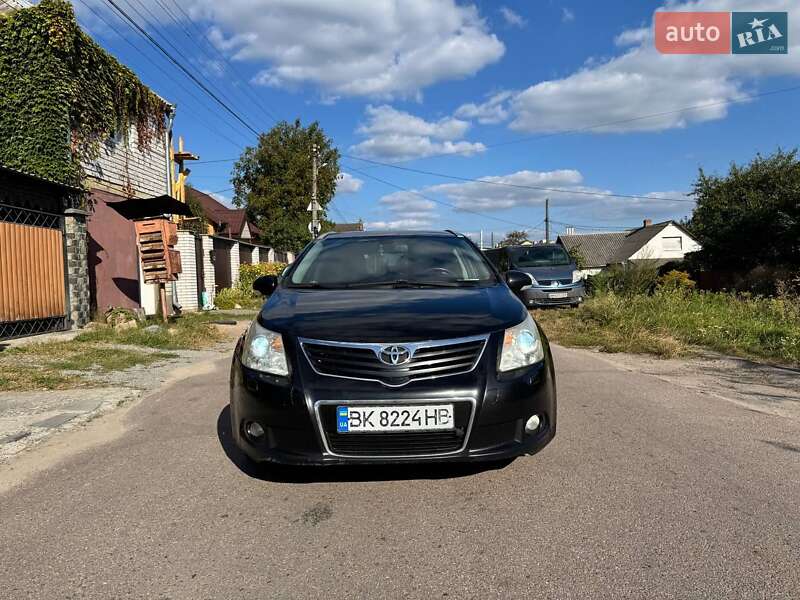 Универсал Toyota Avensis 2009 в Житомире