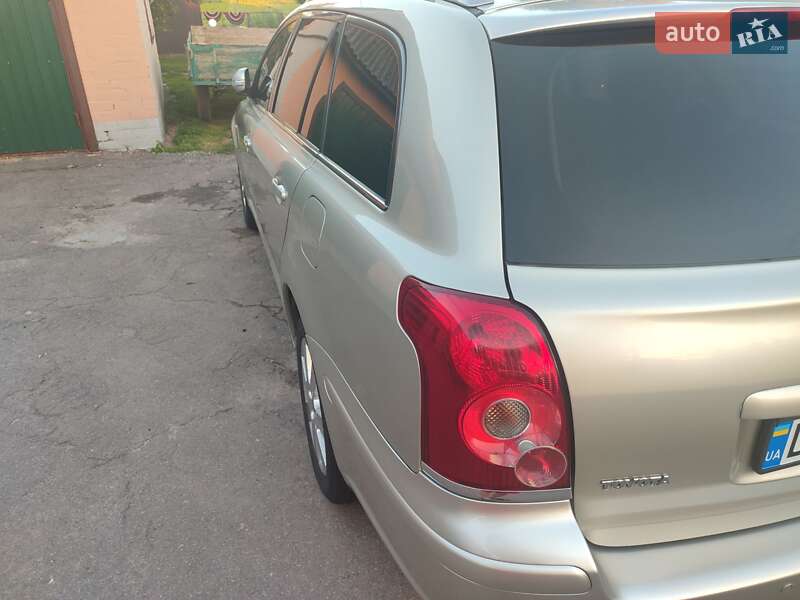 Универсал Toyota Avensis 2006 в Чернигове