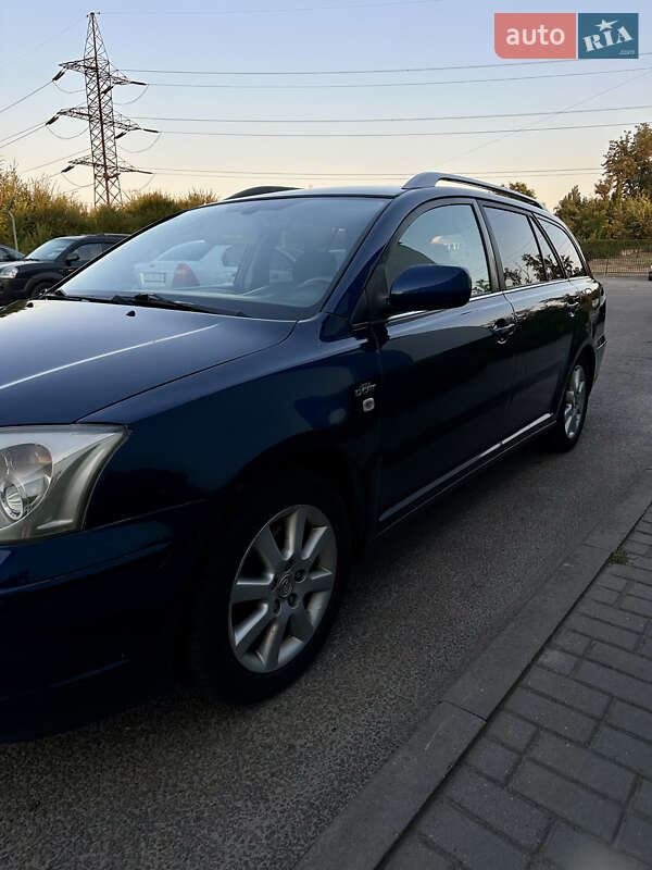 Универсал Toyota Avensis 2005 в Днепре