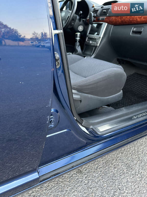 Универсал Toyota Avensis 2005 в Днепре