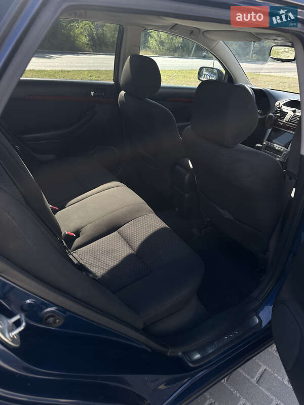 Универсал Toyota Avensis 2005 в Днепре