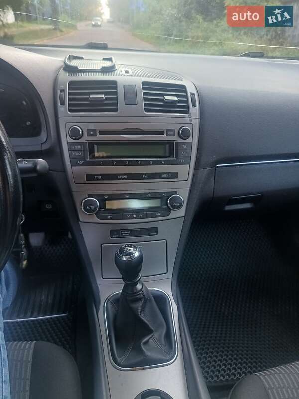 Седан Toyota Avensis 2011 в Василькове