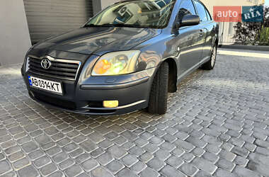 Седан Toyota Avensis 2004 в Виннице