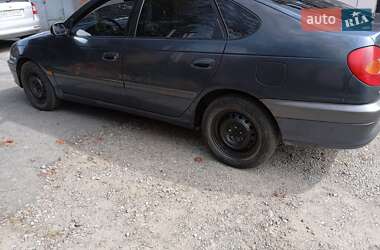 Лифтбек Toyota Avensis 1999 в Виннице