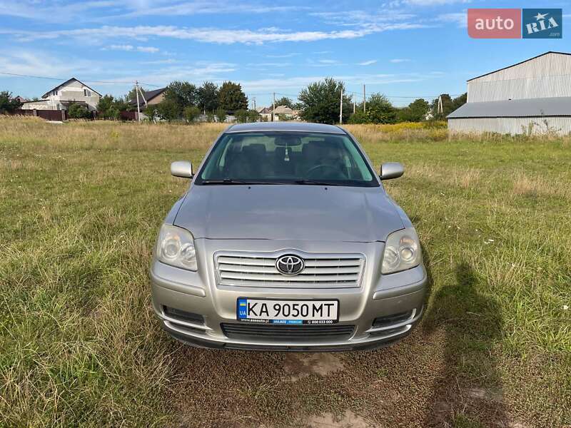 Toyota Avensis 2004