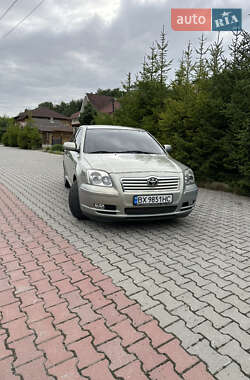 Седан Toyota Avensis 2004 в Шепетовке