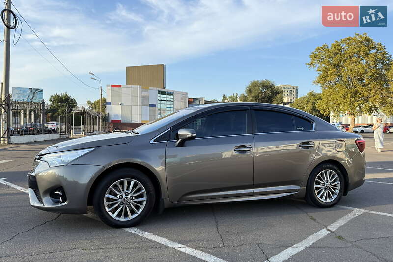 Седан Toyota Avensis 2016 в Одессе