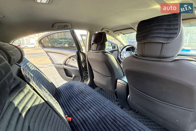 Седан Toyota Avensis 2016 в Одессе