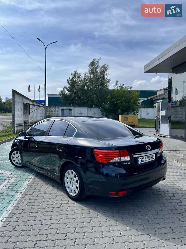 Седан Toyota Avensis 2012 в Хмельницькому
